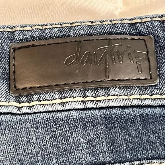 Daytrip jeans from Buckle size 32 - Picture 7 of 9